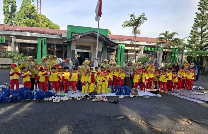 Outdoor Study TK dan KB Al Irsyad 02 Cilacap Berkunjung ke DLH