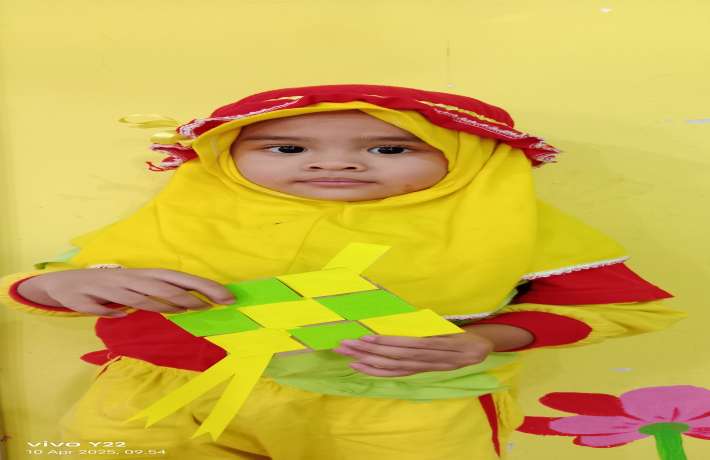Membuat Hiasan Bentuk Ketupat 