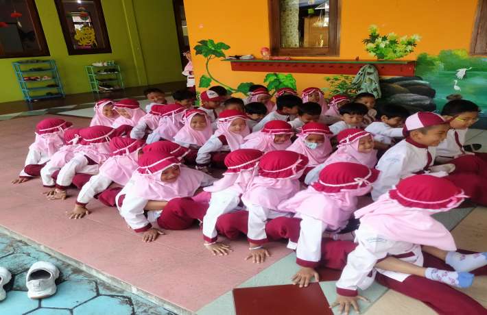 Perjalanan Bersama Kaki Seribu : Petualangan Kolaboratif yang menyenangkan