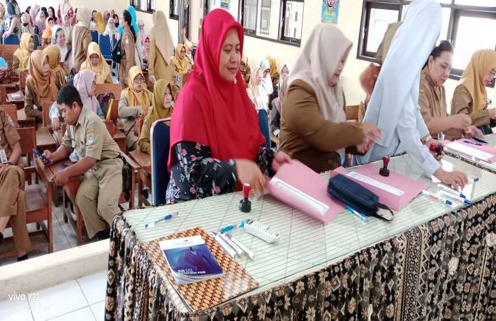 Penandatanganan Komitmen Kerja
