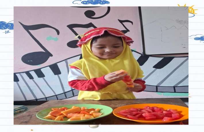 Kegiatan Seru dan Sehat Membuat Sate Buah